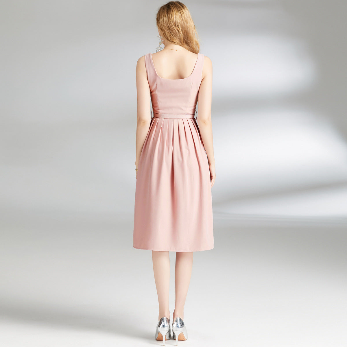 Vorteva Style Elegance Sleeveless Halter Skirt Belt
